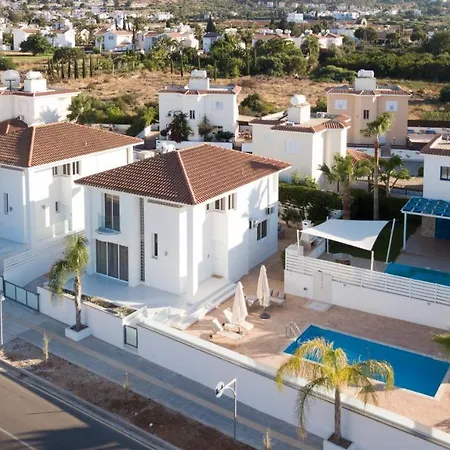 ヴィラ Pernera Gardens *