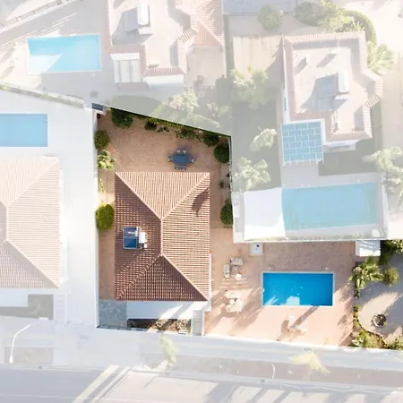 Pernera Gardens * プロタラス