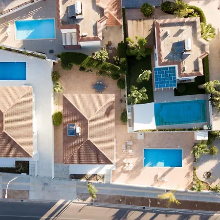 ヴィラ Pernera Gardens *