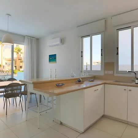 Pernera Gardens Willa