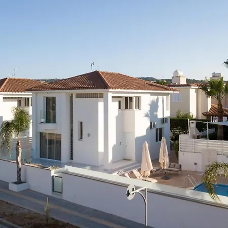 Pernera Gardens * بروتاراس