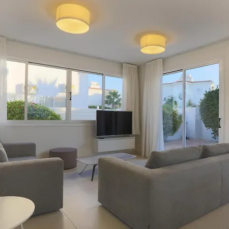 Villa Pernera Gardens