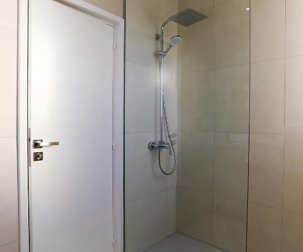 Pernera Gardens Πρωταράς